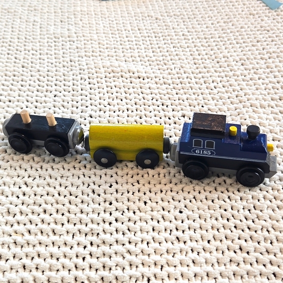 Wooden Train Tunnel Playset Kit with Trains - Picture 11 of 12